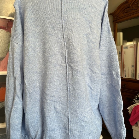 Blue Sweater - Picture 4 of 6